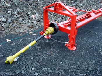 Skádælur Tenging skádælu við þrítengi dráttarvélar