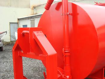 Tankur á krókheysi: Vökvaknúin dæla